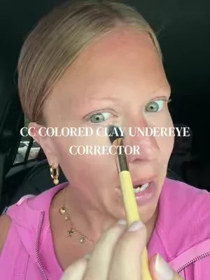 Bright and awake under eyes with the @tarte cosmetics cc colored clay undereye corrector #undereyecircles #undereyeconcealer #tarteccundereyecorrector #tartecosmetics 