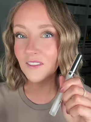 plumping lip liner with visible results, yes please 🙌🏼👀 @buxomcosmetics #buxomcosmetics #lipplump #lipplumper #plumpinglipliner #newmakeup 
