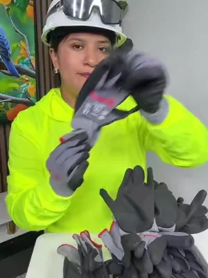 Guantes para construction 🦺  #gloves #guantes #construccion #DealsForYouDays #SummerWins 