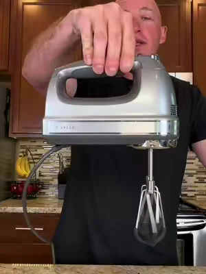 These KitchenAid hand mixers are a step above other hand mixers #handmixer #kitchenaidmixer #kitchenaid #mixer #dealsforyoudays 