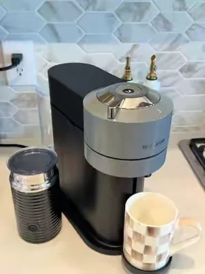 here’s your sign ☕️🤏🏻🤏🏻🤏🏻 #nespressovertuo #nespressomachine #nespresso #coffeemachine #dealsforyoudays 