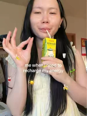 korean banana milk is the bestttt  #bananamilk #koreansnacks #dealsforyoudays #summerwins 