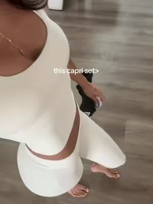 🐚🐚🐚 #capri #capris #yogaset #workoutset #dealsforyoudays 