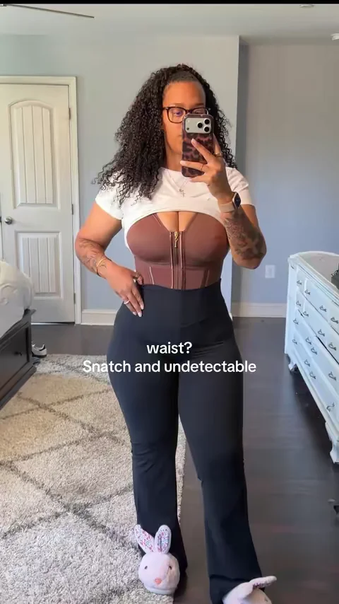 I’ve tried so many that roll, show through outfits, or make it impossible to breathe. This one snatches, smooths, and stays hidden under everything from leggings to dresses. #waisttrainer #shapewear #snatched #faja #midsizefashion 