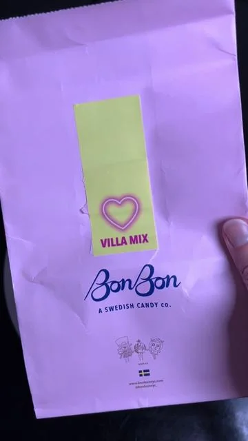🦈💍🦋💋🌈🍍It’s absolutely delicious and only available for a limited time! @BonBon - A Swedish Candy Co. #dealsforyoudays #swedishcandy #candy #sourcandy #sweetcandy 