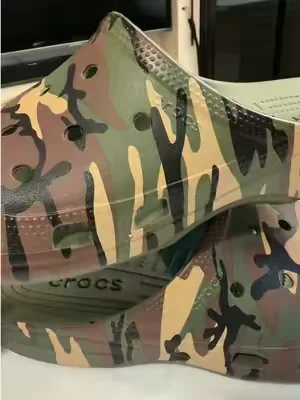 Crocs Men’s Saturday Slide Sandals #crocs #sandals #tiktokshopcreatorpicks  #slides #DealsForYouDays @Crocs 