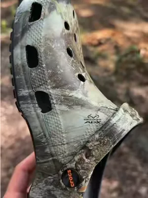 Crocs Adult Classic Realtree Camouflage Clogs, Camo Shoes #crocs #realtree #camosshoes #tiktokshopcreatorpicks #DealsForYouDays @Crocs 