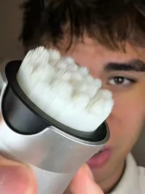 The brush feels AMAZING 😩 #harrys #viral #trending #skincare #koreanskincare 