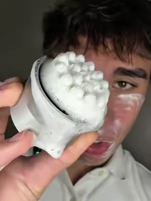 That brush feels SO good 😩 #harrys #viral #trending #skincare #koreanskincare 