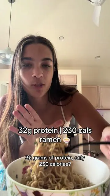 just when i thought there couldn’t something this high in protein and low cal! @Healspot Food yall did a BIG one with this! 🍜