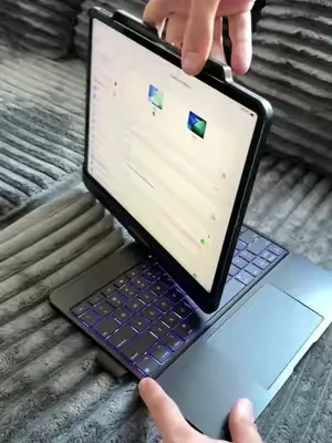 Регулируемый на 360° чехол книжка для iPad с держателем для Apple Pencil и разными режимами подсветки