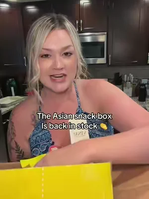 Everything tastes so much cleaner than USA snacks #fyp #snackbox #snacks #asianfood 