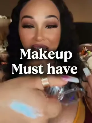 Holographic shimmer makeup must have #makeupfinds #dfyd #makeup #shimmer #queencempire 
