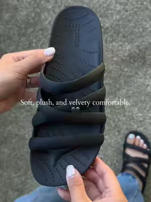 🖤Soft, plush and velvety comfortable! #Crocs #CrocsSuperBrandDay #dealsforyoudays #summerwins #fyp 