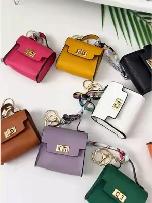 Últimamente he estado obsesionada con esta mini bolsita.#Tiktokshopstockup #mothersdaygift #keychain #smallbizlove #weeklydeals