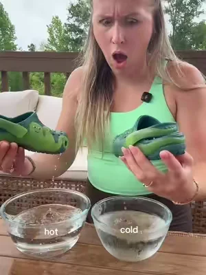 COLOR CHANGING toddler crocs 😱🤩 #toddlershoes #watershoes #crocsclogs 