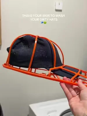 This method is quick, easy, and affordable 👏 #hatwasher #hatcleaner #giftsforhim #dirtyhats #cleanhats 