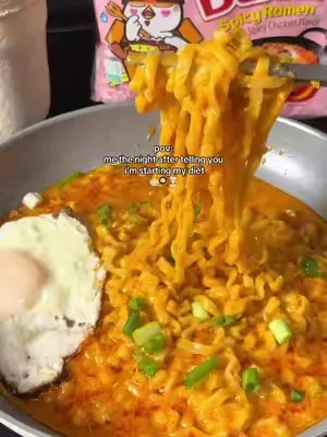buldak carbonara ramen but make it elevated seriously this meal is the BEST #dealsforyoudays #summerwins #buldakramen #ramen #ramenrecipe 