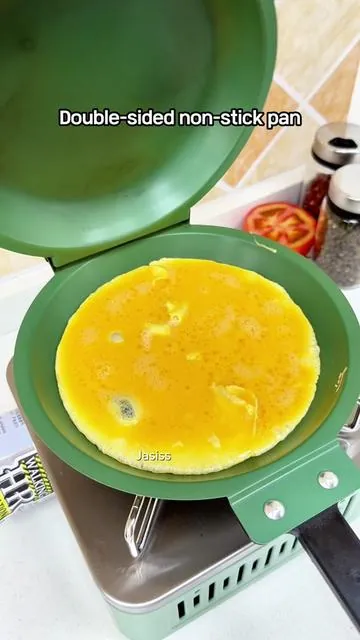 Sick of spending forever making dumplings? This tool gets you perfect dumplings in seconds!#cookingtiktok #breakfastideas #nonstickpans 