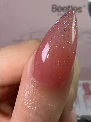 @BeetlesGelPolish #gelnails #nailart #nailkit #nailinspo #diynails 