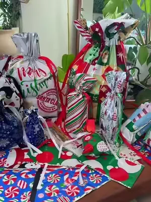 Kringle Express 100-Piece Christmas Gift Bag Set for Fast and Easy Holiday Gift Wrapping. #KringleExpress #ChristmasGiftBags #HolidayGiftWrap #ChristmasEssentials #DealsForYouDays 