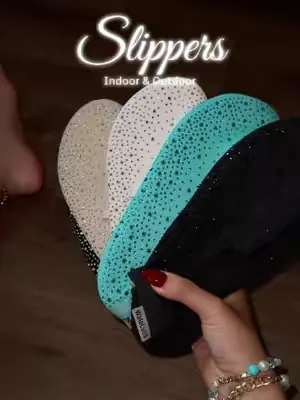 These are the perfect house slippers.#dealsforyoudays #houseslippers #glitter #flashsale #slippers 