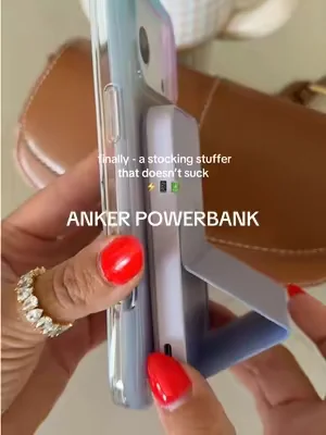 Replying to @.⋆｡⋆ Jules CT ☽˚｡⋆ i never leave the house without one of these! @ANKER  #dealsforyoudays #anker #powerbank #mobilecharger #charger 