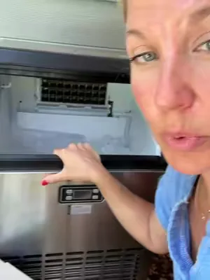 #icemachine #icemaker #lakelife #boatlife #lakehouse 