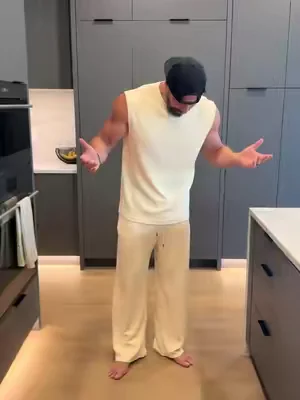 This JMIERR 2- piece sweat suit is going to very quickly become your favorite piece of longe wear  - Grab yours now! - #dealsforyoudays #summerwins #jmierr #sweatsuit #loungewear 