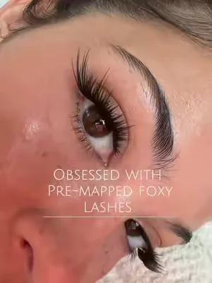Replying to @Dncjfkdnxk that lifted eyeliner effect🙈 #focipeysalashes #summerwins #dealsforyoudays #foxylashes #virallashes 