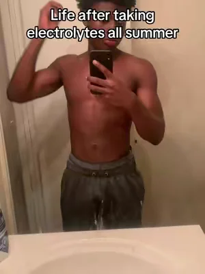 Remeber all that drinking water does not matter if your not adding electrolytes #fyp #aestheticbody #homeworkout #mayokun #bodytransformation 