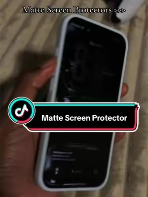 Plus the privacy??? Way better than gloss 😮‍💨 #foryou #screenprotector #matte #phonehacks #ttsfinds 