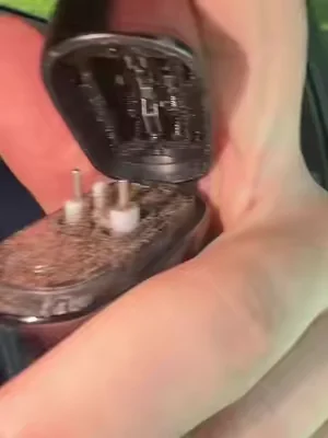 Shaving without making a mess 