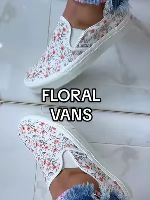 Floral VANS 😍 #vans #vansshoes #lowtopvans #vanssneakers #dealsforyoudays @vans 