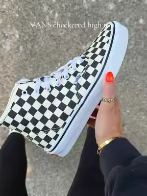 @vans #vans #vansshoes #hightopsneakers #shoes #dealsforyoudays 