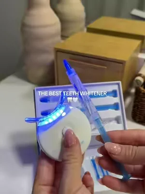 this is my 2nd box and my teeth are whiteeeee 🤍 #tiktokshopsummersale #DealsForYouDays #summerwins #teethwhitening #teethwhitneningkit 