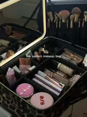 #makeupbag #makeupbagwithmirror #travelbag #leopardprint #girlyaesthetic  