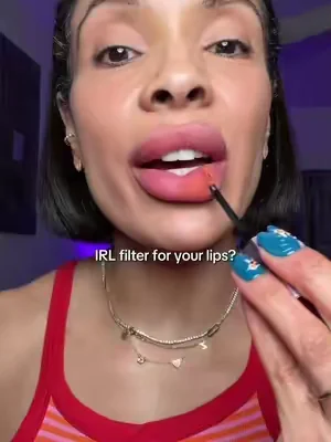 Matte you can wear all day without dry crusty lips 👄 