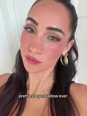 Shade Aphrodite & Midsummer #ourbella #duochromeeyeshadow #dealsforyoudays 