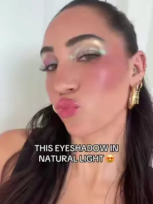Shade Aphrodite & Midsummer #ourbella #duochromeeyeshadow #dealsforyoudays 