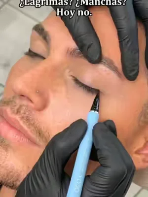 Delineador líquido resistente al agua, a prueba de sudor, de secado rápido, sin manchas#qcqx #Eyeliner #waterproofmakeup #eyesmakeup #tiktokshop #eyelinerhack #fyp #eyelinertutorial #longlasting #smudgeproofeyeliner
