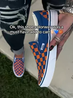 If you’re a basketball fan then you definitely want to check this new colorway out from vans new slip on checkered SHOES @vans 🧡🫰🏼🏀 #vans #vanshoes 