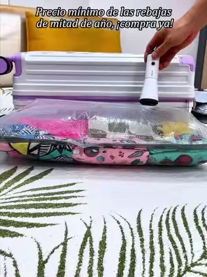 Deja de llenar tus abrigos de invierno y suéteres pesados en el armario con este conjunto de almacenamiento al vacío. Dobla, cierra, presiona el botón y mira cómo se encoge. Ahorro de espacio, sin desorden, perfecto para la familia o para viajar! 🧥 ✨ Haga clic en el enlace y empacar ahora! #TrucoDeViaje #BolsaAlVacio #OrganizadorAlVacio #BolsaViajeAlVacio #AhorroEspacioViaje 