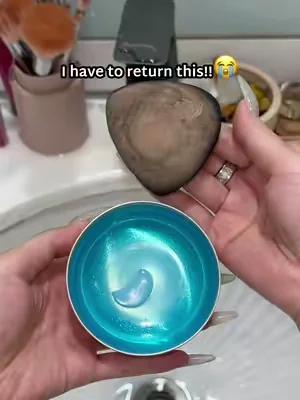 Stop wrapping your dirty makeup brushes in plastic, get this game-changing silicone brush cleaner 🤦♀️ #MakeupTools #BrushCleaner #BeautyHacks #MakeupRoutine #DealsForYouDays 