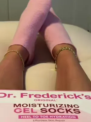 So Cool..  #moisturizingheelsocks #crackedheels #dealsforyoudays 