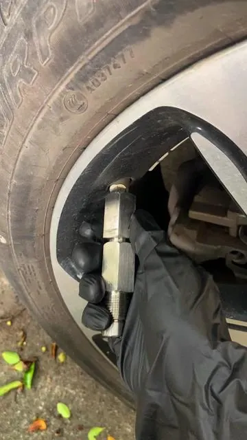 TPMS Still On With Perfect Tires? Reset Your Sensors#TPMSReset #TPMSSensor #TirePressure  #AutoTools #CarMaintenance