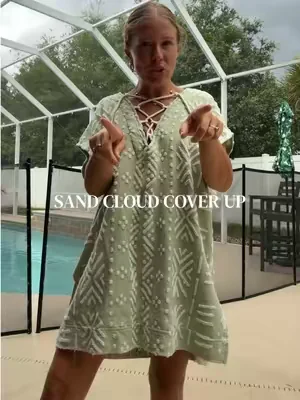 Sand cloud cover up for the beach or pool #sandcloud #sandcloudcoverup #wearabletowel 