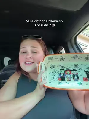 This print is so vintage and cute I’m obsessed! #vintagehalloween #halloween #dealsforyoudays 