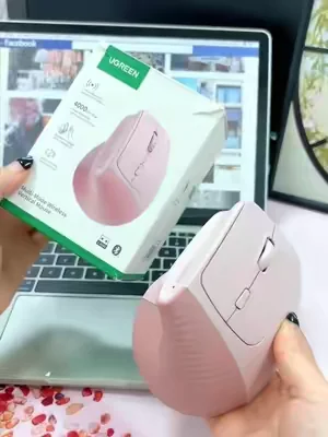 My wrist is already thanking me 😭🖱️✨ The switch to the UGREEN Vertical Ergonomic Mouse was honestly overdue. If you work from home, game, edit, or spend hours on a computer… you NEED to try this ergonomic mouse. It comes in other colors💜🩷🤍 #desksetup #ergonomicmouse #dealsforyoudays #officedesksetup #ugreen
