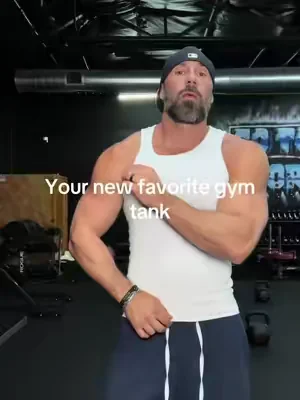 I found your new favorite gym tank. - Haus nailed it on these. The perfect combo of compression, stretch and coverage! - Grab yours before they sell out again - #dealsforyoudays #summerwins #haus #tanktop #celebritytank 